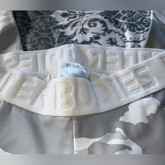 Better Bodies White Camo leggings size medium - Picture 9 of 12